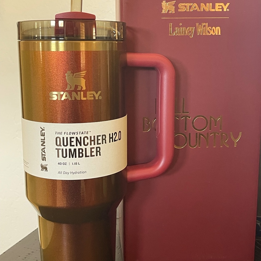 Stanley Quencher Lainey Wilson Bottom Country 40oz NWT. No Box